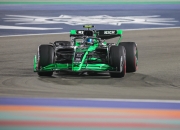 开云体育官网-包含阿斯顿马丁逆转索伯车队，阿隆索点燃赛场的词条