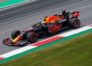 开云体育直播-索伯车队碾压红牛二队，塞恩斯刷新纪录的简单介绍