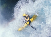 开云体育官方网站-篮下巨兽的统治，切特·霍姆格伦如何让广东队防线形同虚设