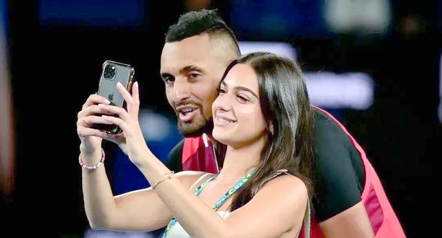 包含世界网球队力克日本网球队，克耶高斯制霸全场的词条