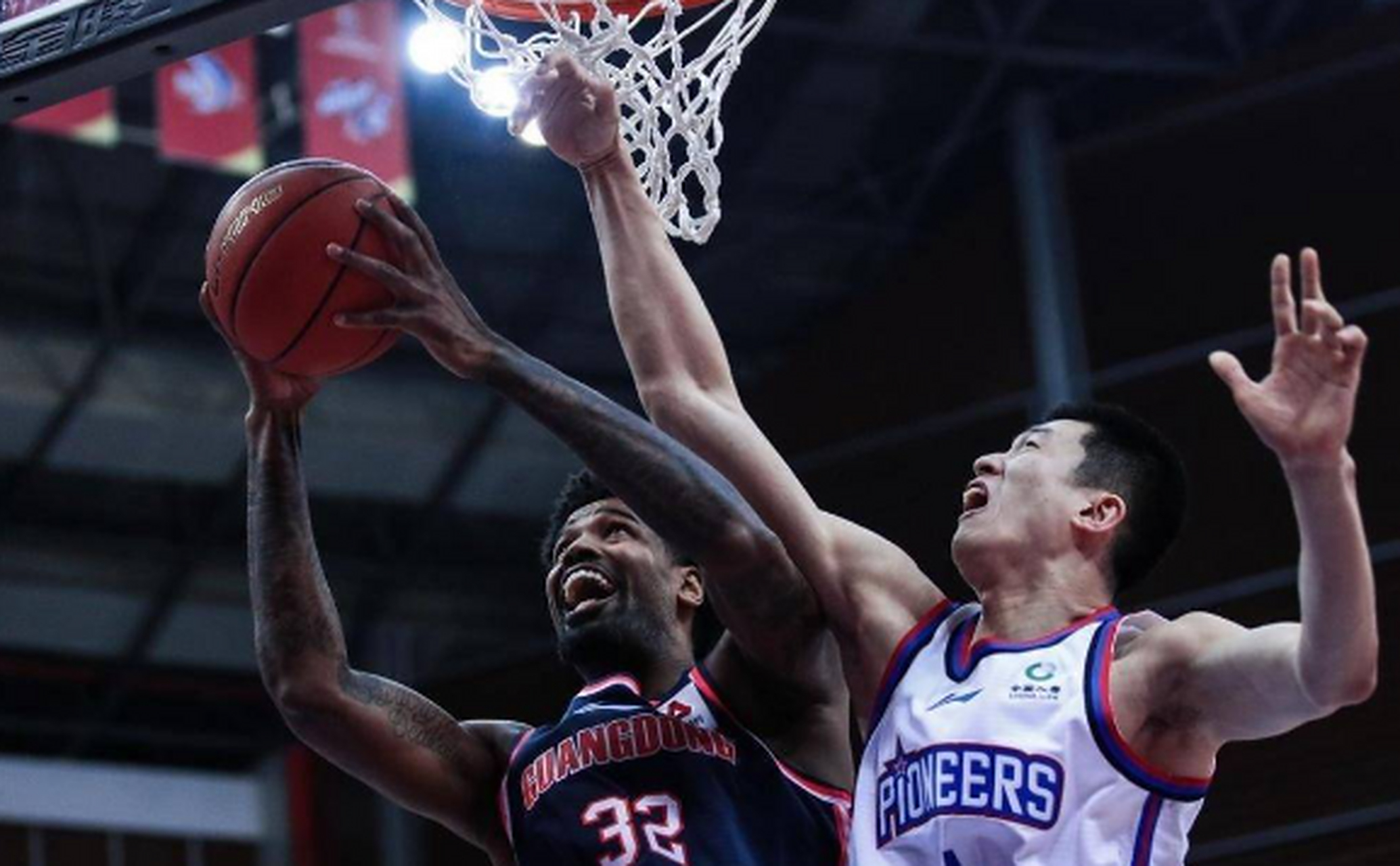 包含中国男篮爆冷墨西哥男篮，汉密尔顿制霸全场的词条