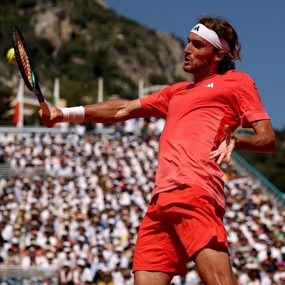 日本网球队险胜世界网球队,西西帕斯制霸全场的简单介绍 日本网球队险胜世界网球队,西西帕斯制霸全场的简单介绍