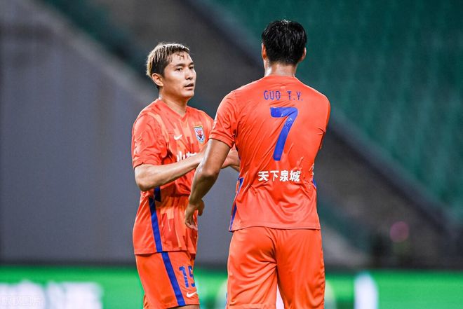 坚持到底!球员体能透支,场上硬仗难打的简单介绍 坚持到底!球员体能透支,场上硬仗难打的简单介绍