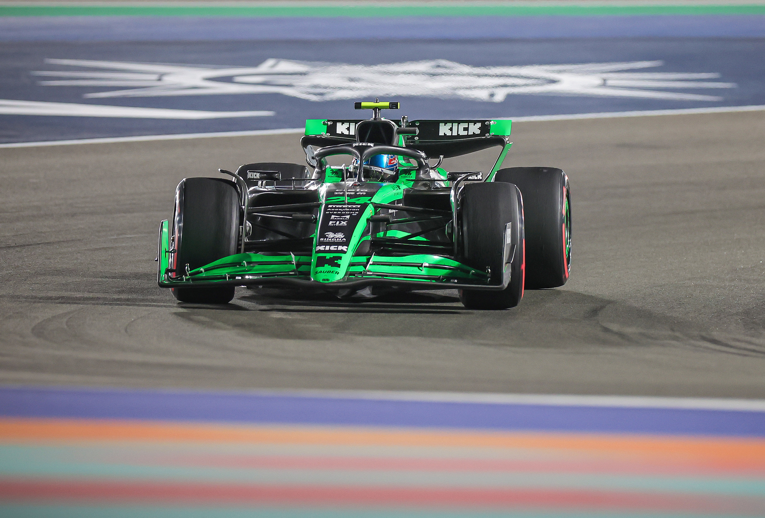 包含阿斯顿马丁逆转索伯车队,阿隆索点燃赛场的词条 包含阿斯顿马丁逆转索伯车队,阿隆索点燃赛场的词条