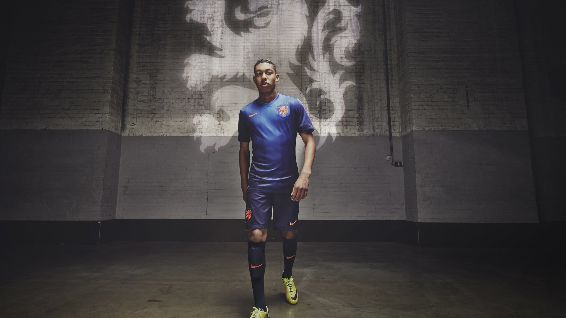 牙买加节奏掌控皇家社会，F1街道赛的颠覆性焦点战