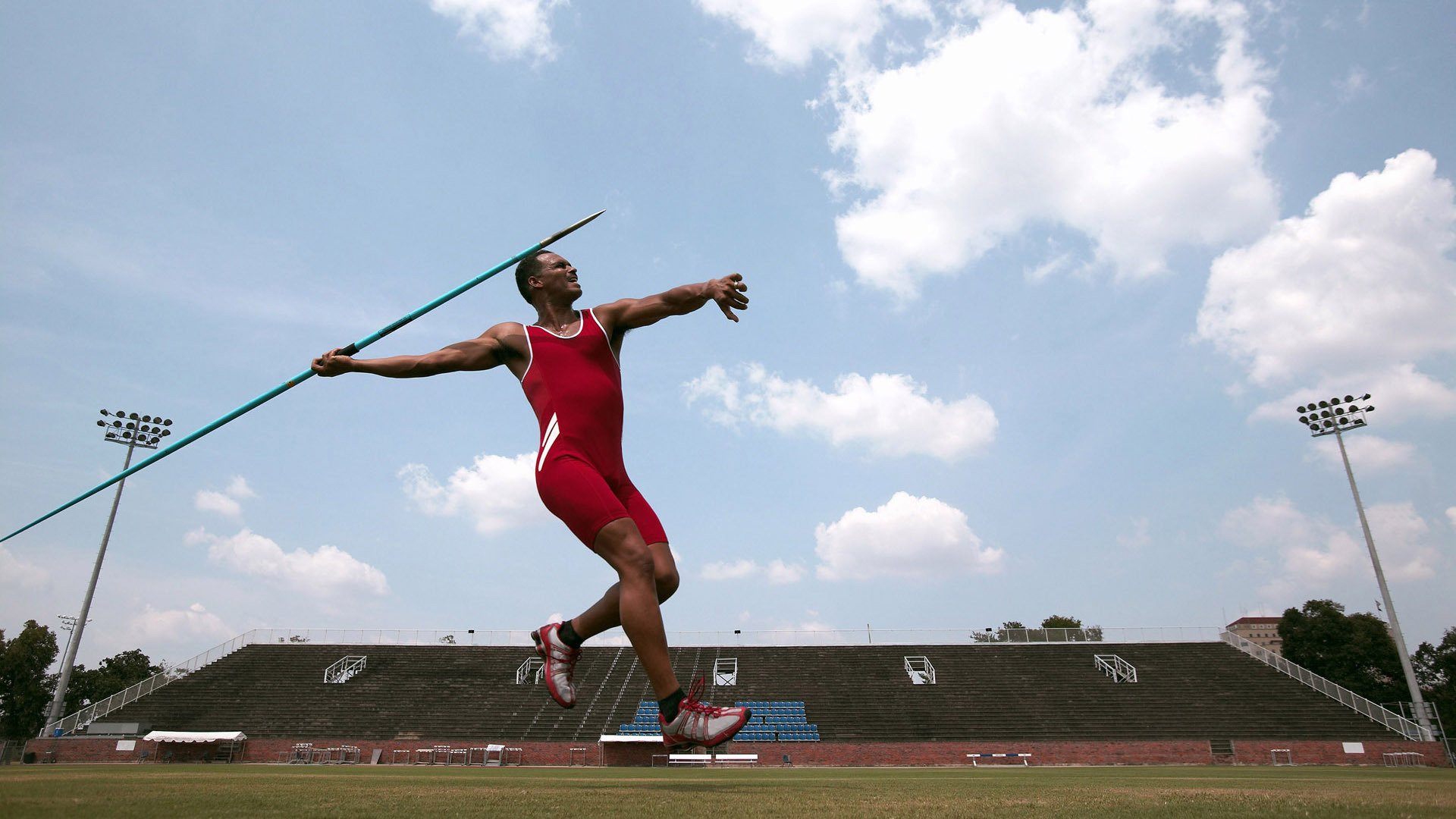 绿茵传奇的永恒法则，C罗的稳定哲学与阿尔及利亚的巅峰启示